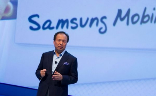 Gỡ khó cho mảng di động, Samsung thay tướng