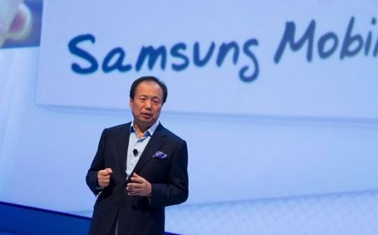Gỡ khó cho mảng di động, Samsung thay tướng