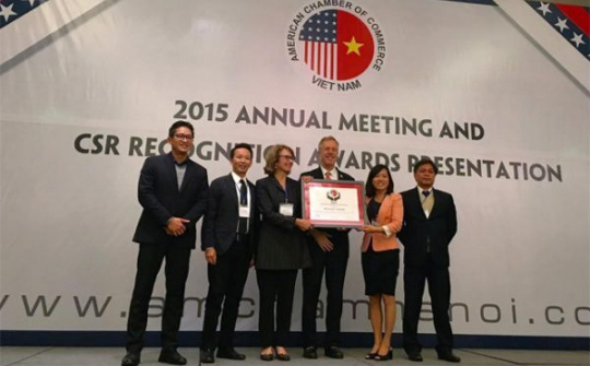 Microsoft Việt Nam nhận giải thưởng cống hiến cho cộng đồng năm 2015