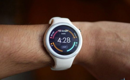 Moto 360 thế hệ mới tích hợp GPS, giá gần 7 triệu đồng