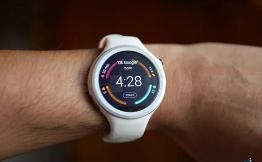 Moto 360 thế hệ mới tích hợp GPS, giá gần 7 triệu đồng