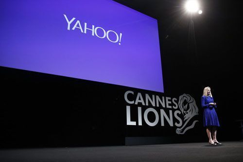 Yahoo sắp phải… bán mình?