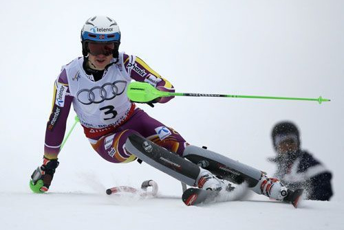 Ý: Drone suýt "gây họa" cho vận động viên trượt tuyết