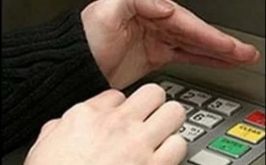 Tội phạm công nghệ cao: Kẻ cắp "cao tay", người dùng sơ sểnh