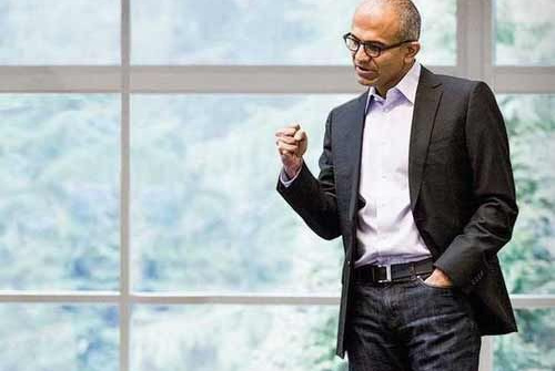 Surface vượt iPad về doanh số