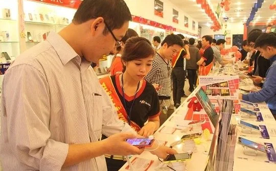 Smartphone Việt: Nguy cơ bị đánh bật khỏi "sân nhà"