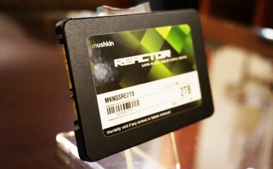 Ổ cứng SSD 4TB đầu tiên thế giới, giá 500USD