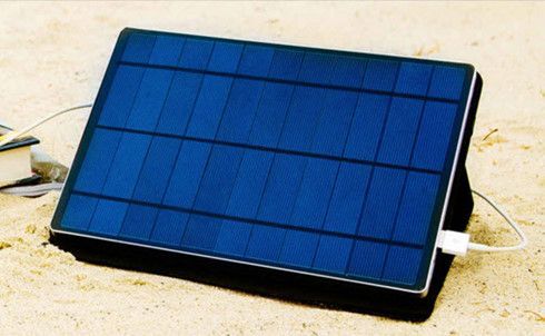 Sạc dự phòng 13.000 mAh sạc bằng năng lượng mặt trời