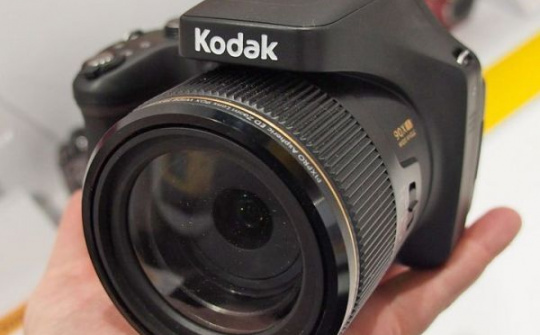 Kodak bất ngờ giới thiệu AZ901 cải tiến, zoom đến 90X