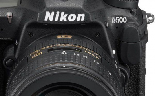 Những tính năng ghi điểm của Nikon D500