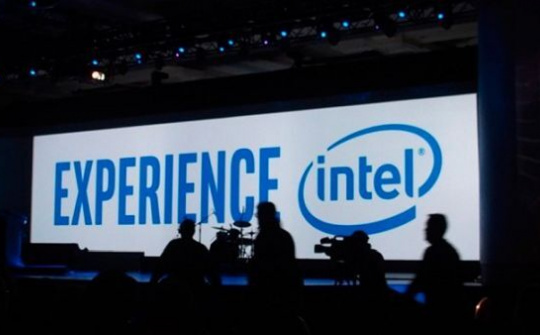 Intel "vượt khó" lập kỷ lục doanh thu