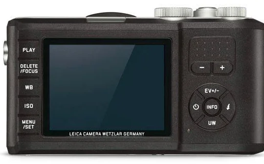 Leica giới thiệu máy ảnh chụp dưới nước, giá gần 70 triệu đồng
