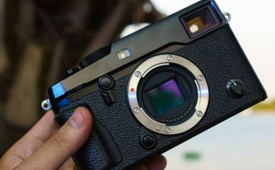 Tháng 2/2016: Dòng X series của Fujifilm chính thức lên kệ