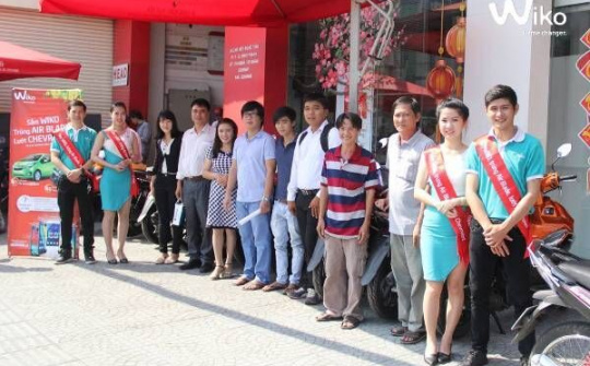 Digiworld trao thưởng cho khách hàng may mắn mua Wiko