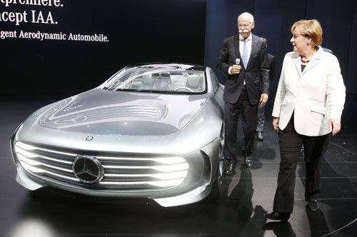 Ông chủ Mercedes-Benz muốn hợp tác với Apple và Google