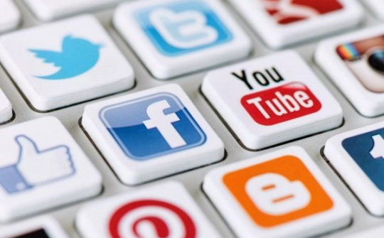 Mạng xã hội Việt khó sống khi bị “ngược đãi”