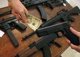 Facebook chính thức cấm buôn bán “hàng nóng”