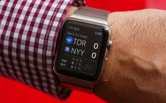 Anh cấm Apple Watch trong phòng họp của chính phủ