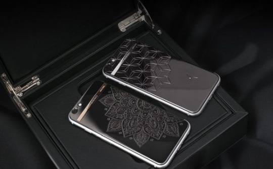 iPhone 7 cho nữ doanh nhân giá 5.900 USD