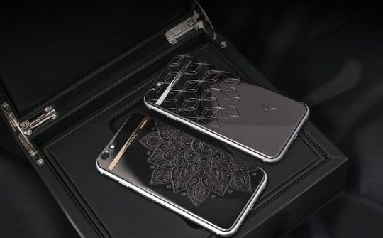 iPhone 7 cho nữ doanh nhân giá 5.900 USD