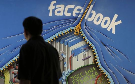 Facebook tiếp tục bị tố "gian lận" với tính năng Trending topics