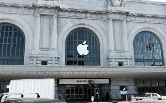Nhân viên "biến thái" khiến Apple gặp họa