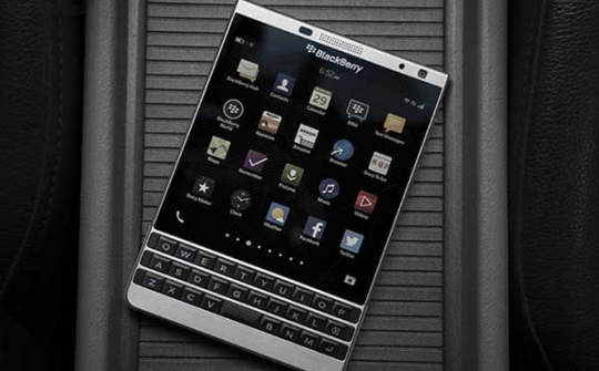 BlackBerry Passport Silver chính hãng tại Việt Nam giá chỉ còn 8,9 triệu đồng