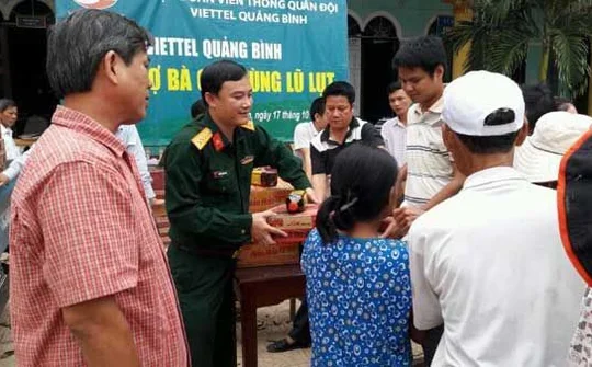 Cán bộ, nhân viên Viettel ủng hộ "khẩn" 12 tỷ đồng cho đồng bào miền Trung