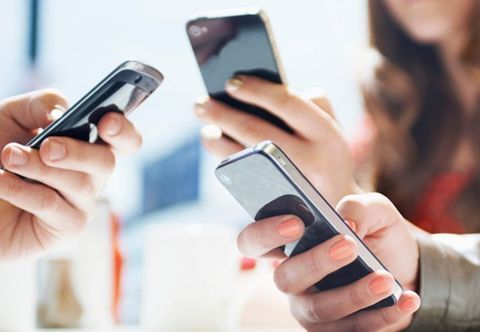 MobiFone tự kích hoạt dịch vụ, thu phí thuê bao?