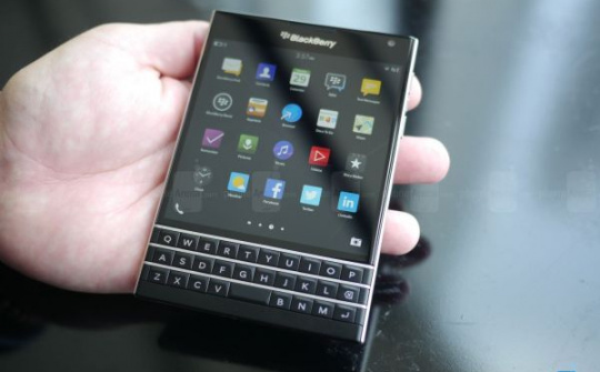 BlackBerry Passport lại xuống giá chỉ còn 4.8 triệu đồng