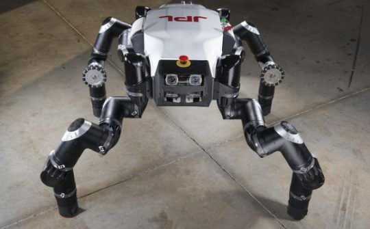 Đến lượt robot của NASA phát nổ vì pin Lithium-ion