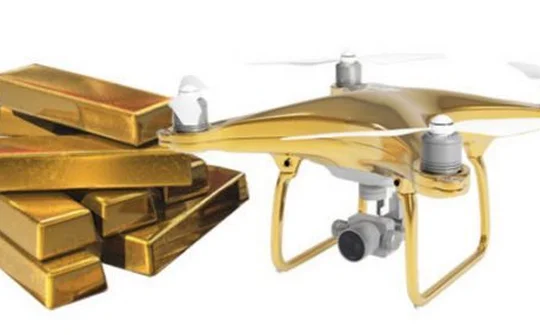 Ngắm "ông trùm" drone DJI Phantom 4 mạ vàng 24K, giá 542 triệu