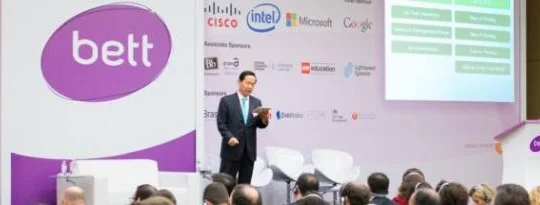 Microsoft tập trung và chuyển đổi học tập cho tương lai kỹ thuật số