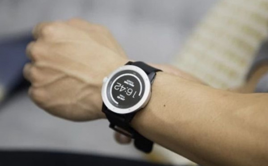 Matrix PowerWatch - smartwatch "sạc" bằng thân nhiệt