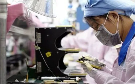 Mang dây chuyền sản xuất iPhone về Mỹ là điều viển vông