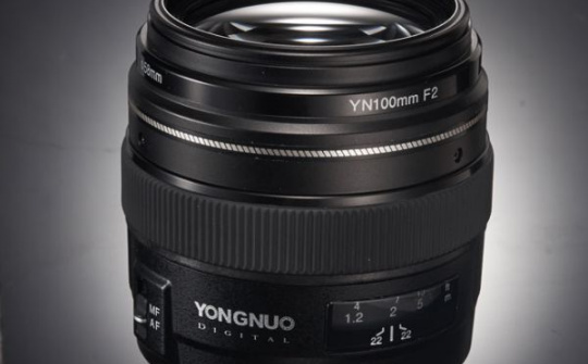 Yongnuo ra mắt ống kính 100mm f/2 cho Canon, giá 3,8 triệu đồng