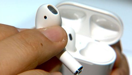 AirPods lùi thời gian giao hàng đến tháng Giêng năm sau?
