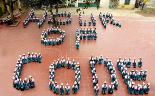 Học sinh tham dự "Giờ lập trình" hưởng ứng tuần lễ Khoa học máy tính