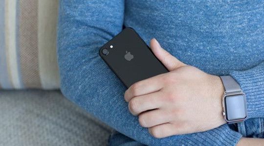 Dùng iPhone là... thiếu trung thực !?