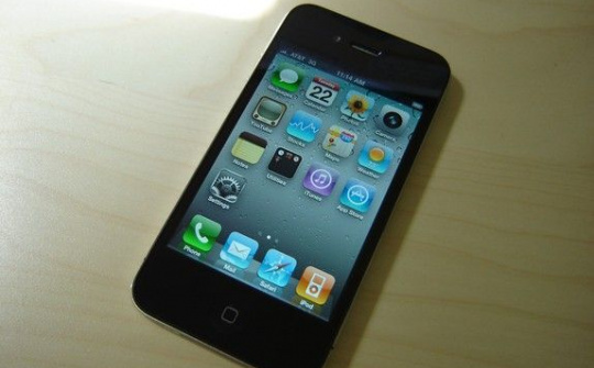 iPhone ngâm dưới đáy hồ vẫn hoạt động tốt