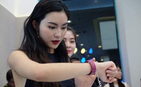 Samsung Gear Fit 2 bất ngờ giảm giá 2 triệu đồng