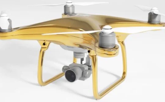 DJI Phantom 4 mạ vàng cực độc giá 24.000USD