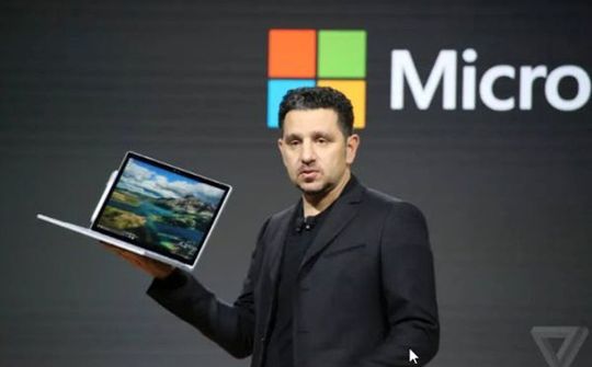 Surface "hớt khách" của Mac, đạt doanh số bán hàng vượt bâc