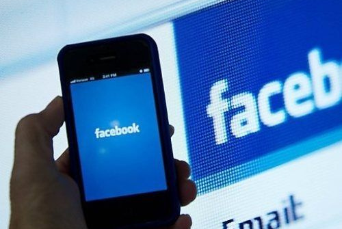 Đi tù vì giả mạo Facebook của người yêu cũ