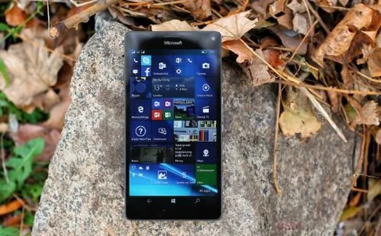 Lumia 950 XL đang được giảm giá mạnh trong dịp nghỉ lễ cuối năm