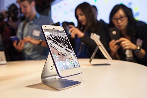 Google đang gián tiếp sản xuất nhiều thiết bị phần cứng