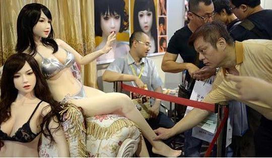 Các chuyên gia cảnh báo về hiểm họa của robot tình dục