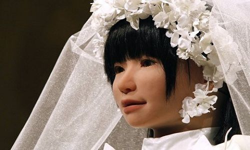 Trong tương lai con người có thể kết hôn với robot