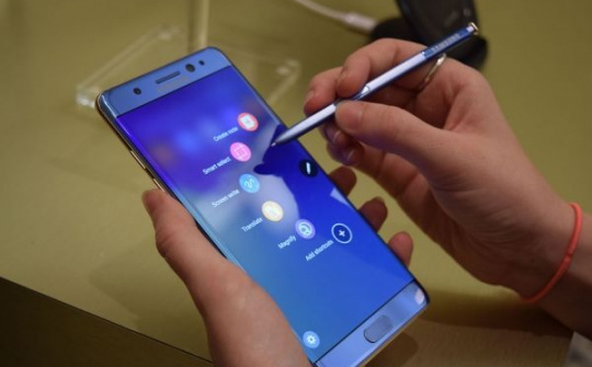 Samsung sẽ tung ra một bản cập nhật vô hiệu hóa khả năng sạc trên Galaxy Note 7