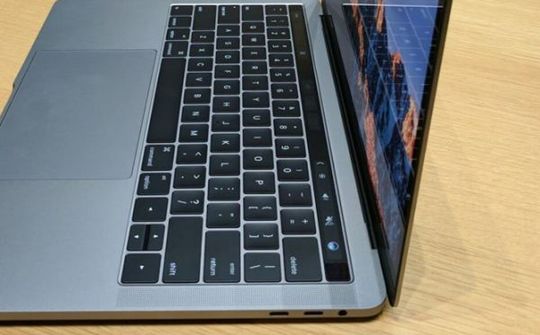 Apple kéo dài thời gian giảm giá phụ kiện kết nối MacBook